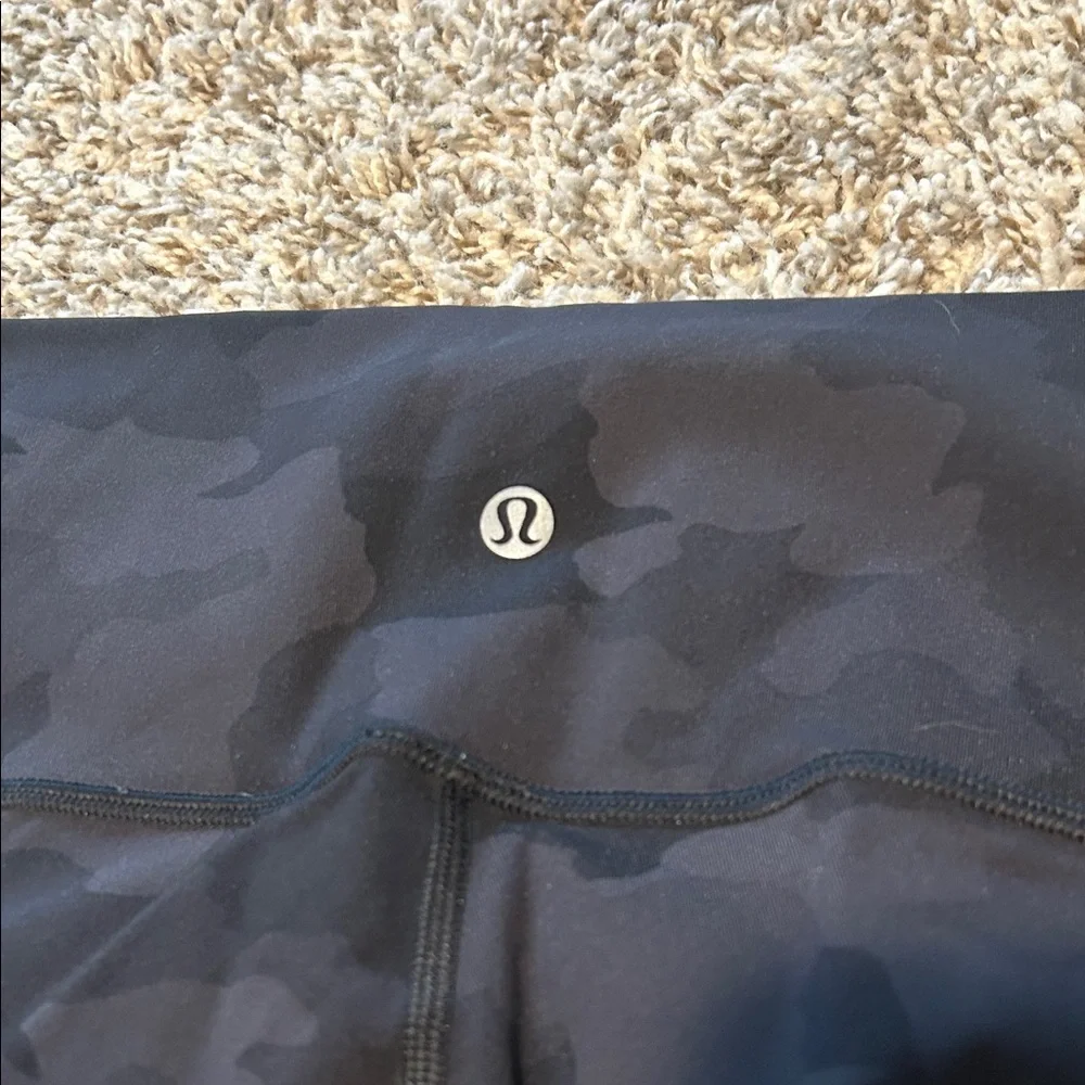 Lululemon camo cropped leggings - Picture 3 of 4